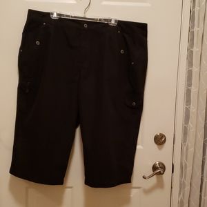 Black capri's with cute pocket detail